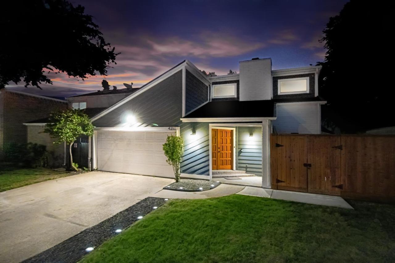 Open Airy Custom Designed Home - 2Kings - Sleeps 14 Houston Exterior photo