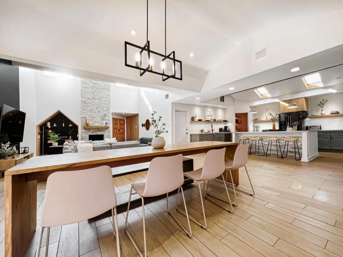 Open Airy Custom Designed Home - 2Kings - Sleeps 14 Houston Exterior photo