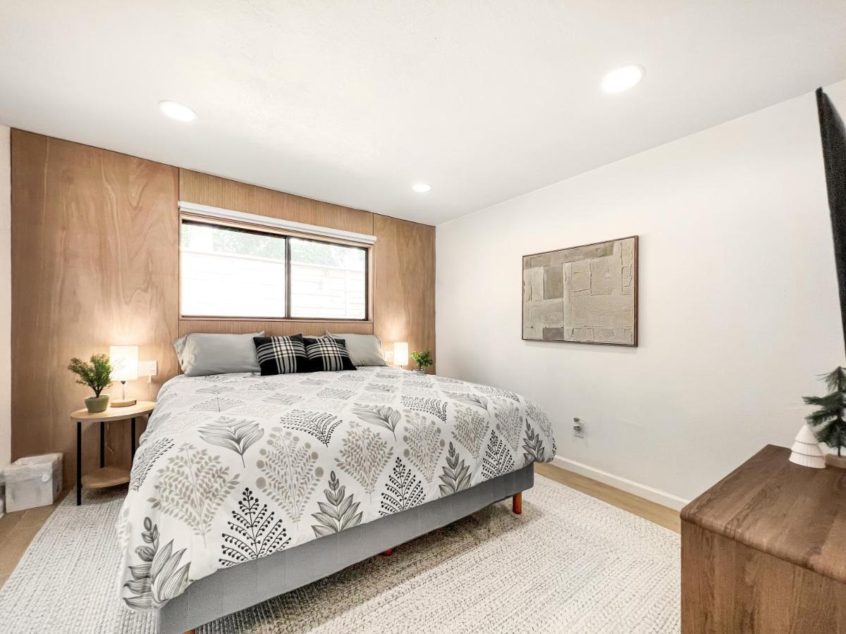 Open Airy Custom Designed Home - 2Kings - Sleeps 14 Houston Exterior photo