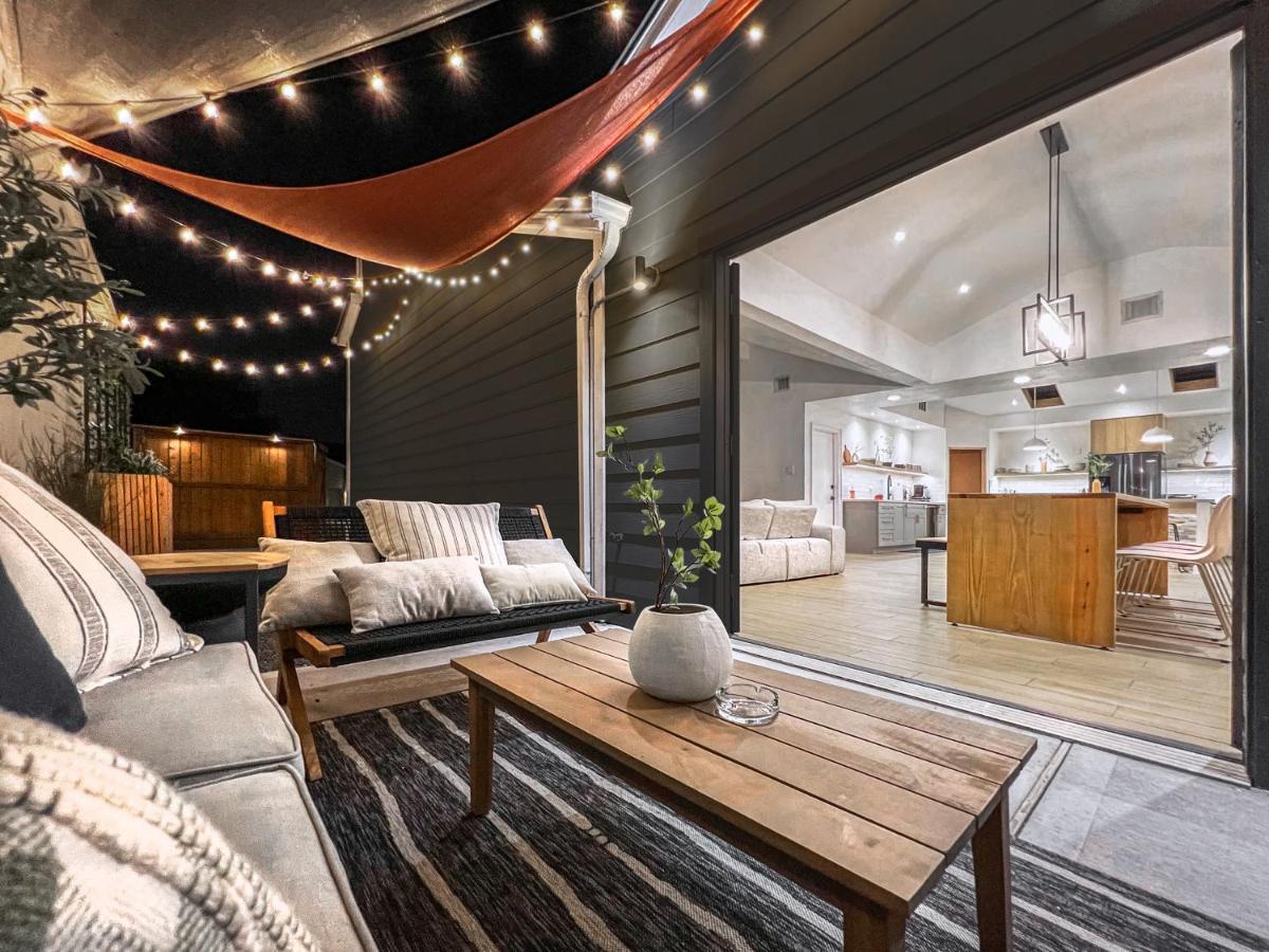 Open Airy Custom Designed Home - 2Kings - Sleeps 14 Houston Exterior photo